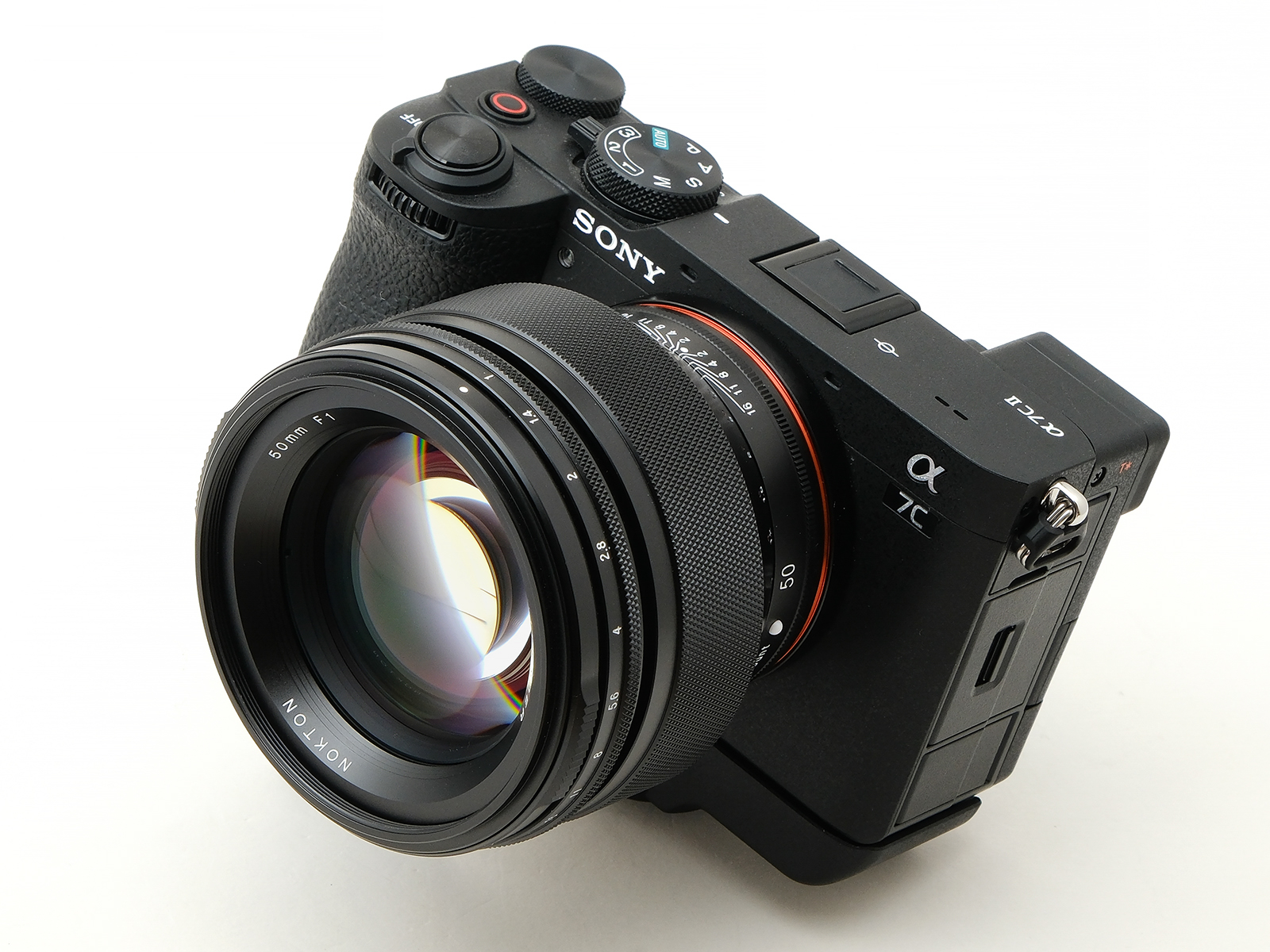Cool combo Images of the new Voigtlander 50mm f/1.0 lens on the Sony